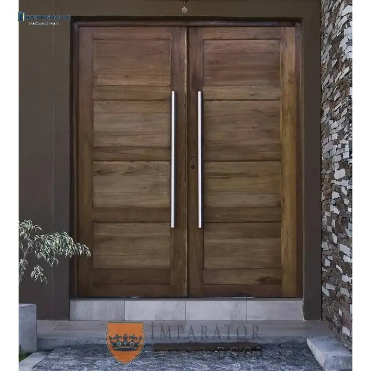 Villa Kapısı 159: Doğal Ahşap ve Güvenli Tasarım